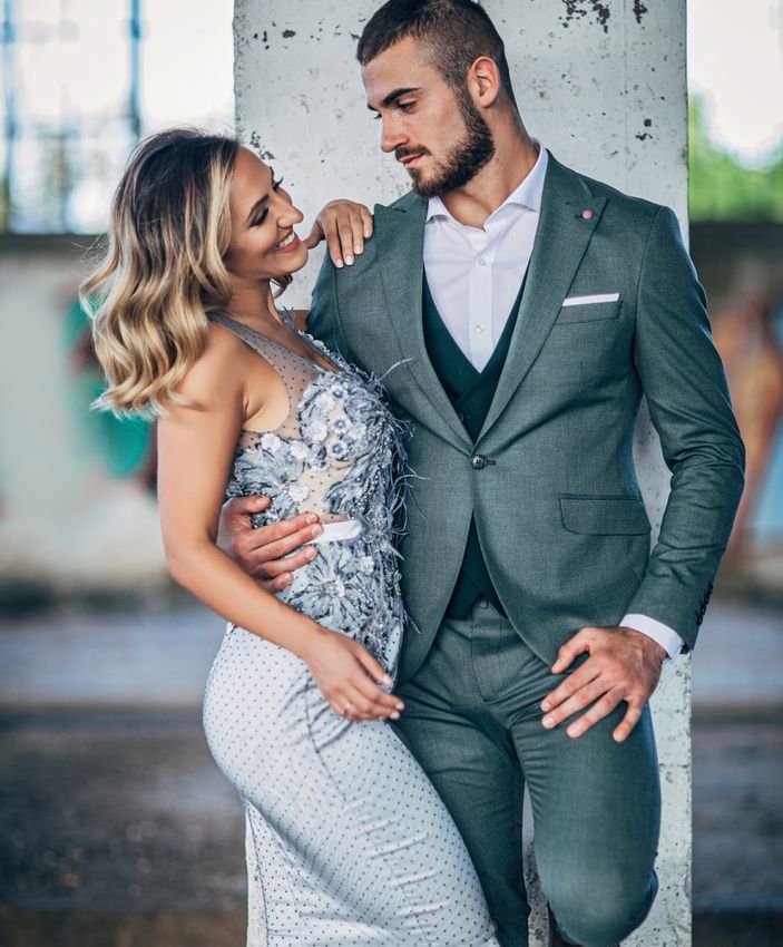 Newton body contouring models smiling